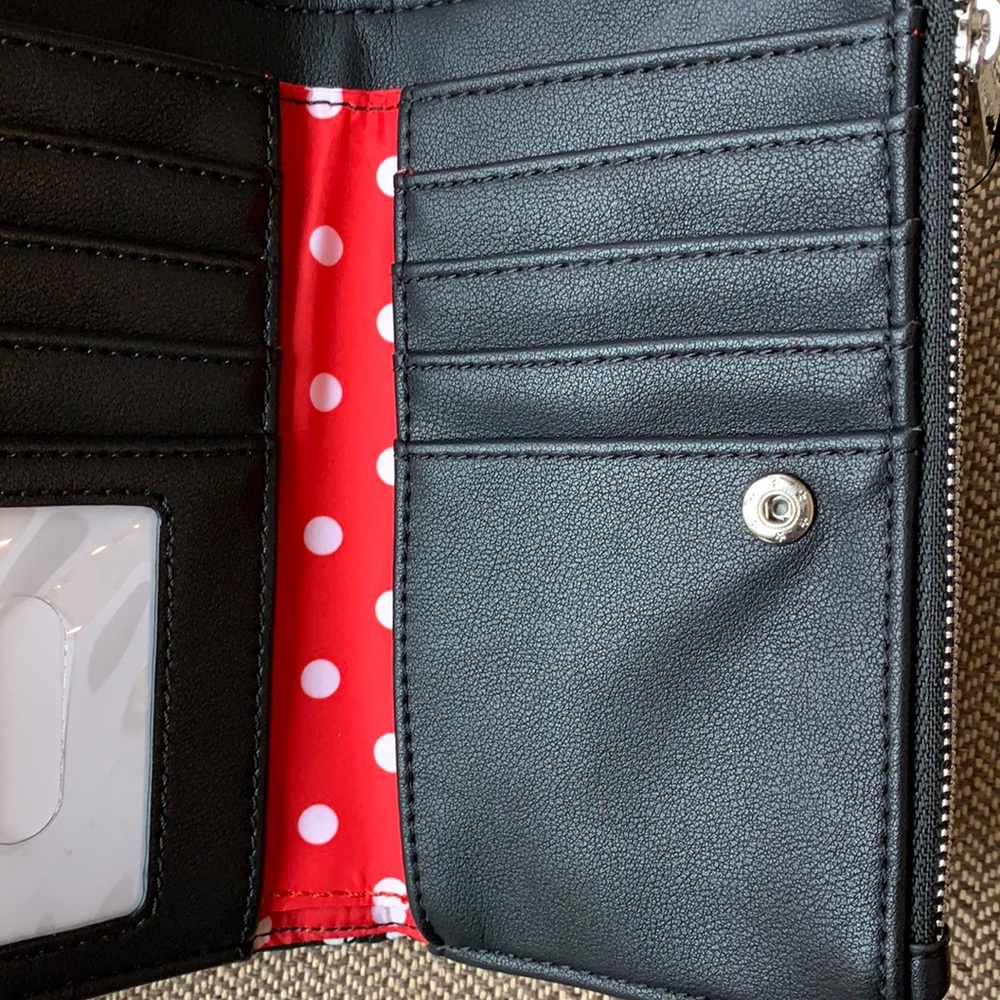 Loungefly x Minnie Mouse Polka Dot Wallet - Picture 10 of 16